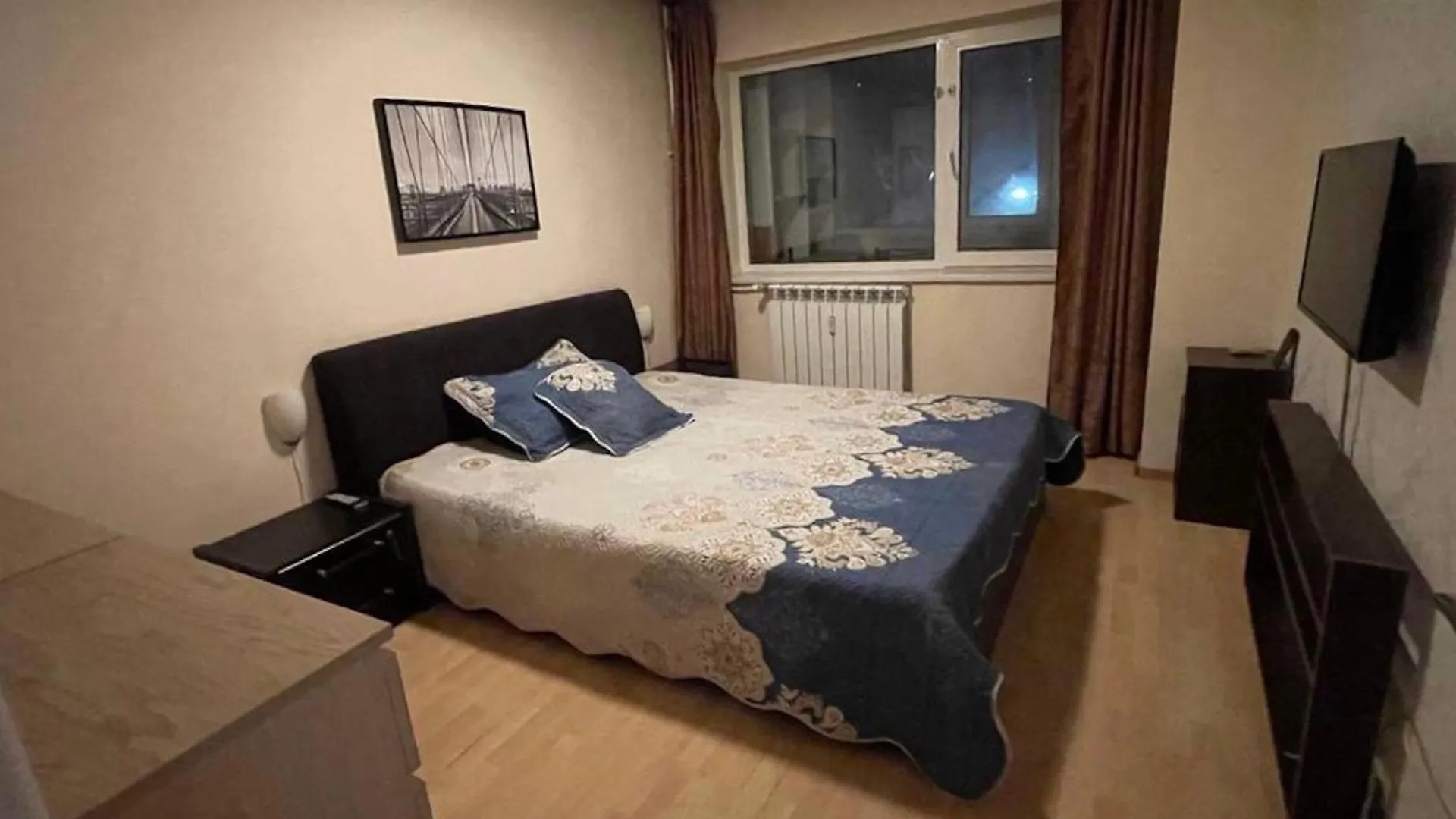 Zealot Apartman Bukarest
